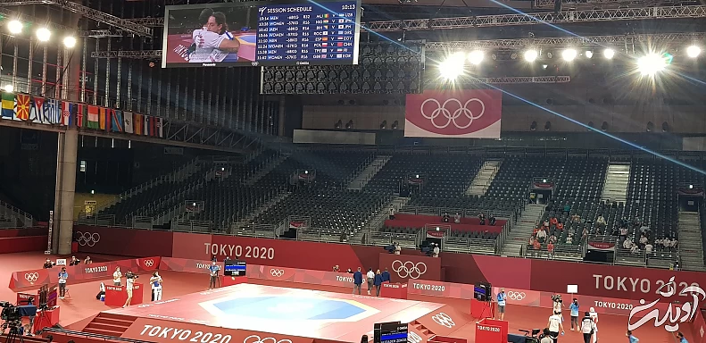 کیمیا علیزاده و در آغوش گرفتن ناهید کیانی پس از برد مقابل او / عکس